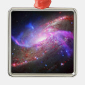 銀河の光が渦巻き銀河系Ngc 4258に現れる。 メタルオーナメント (正面)
