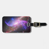 銀河の光が渦巻き銀河系Ngc 4258に現れる。 ラゲッジタグ (正面横)