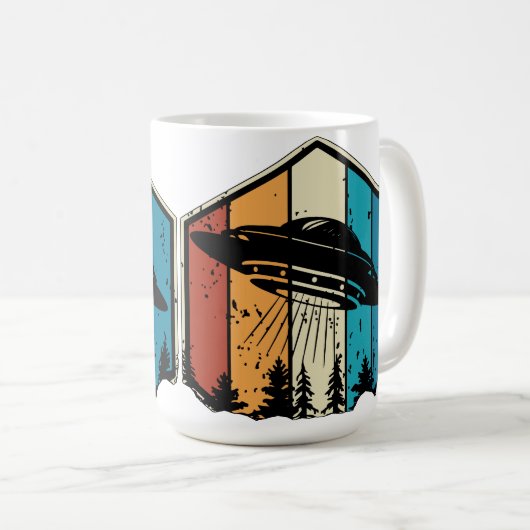 銀河の夢想:UFOがレトロの森を飛び越える コーヒーマグカップ (正面右)