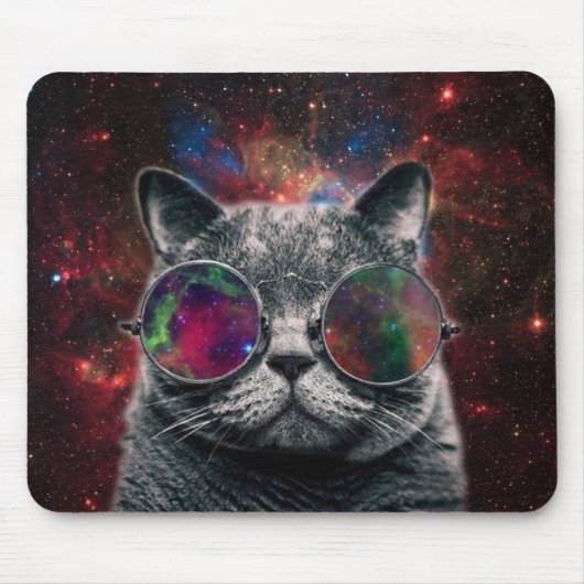 銀河系の前の宇宙猫の身に着けているゴーグル マウスパッド (正面)