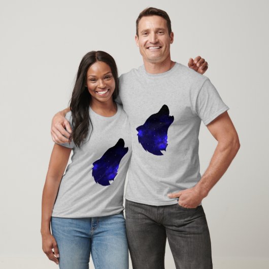 銀河系ハウリングウルフシルエットナイトスカイwithスター tシャツ (ユニセックス)