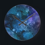 銀河系ラバーズスターリー宇宙ブルースカイホワイトスパークルズ ラウンド壁時計<br><div class="desc">銀河系とは、星、ガス雲、惑星、宇宙塵、暗黒物質、エネルギーの集まりで、多かれ少なかれ定義された構造で重力的に結合している。あなたもしは星占いと天文学が好きで、このデザインが好き。</div>