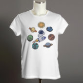 銀河系夢を見る探検家の宇宙飛行士と惑星 Tシャツ