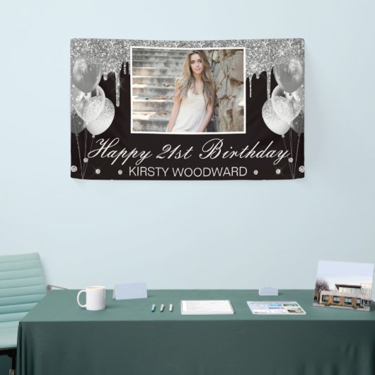 銀滴下グリッターとバルーン誕生日 横断幕 (トレードショー)