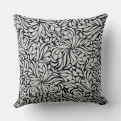 銀灰色の花の渦巻き模様（黒） クッション (裏面)