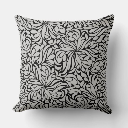 銀灰色の花の渦巻き模様(黒) クッション (正面)