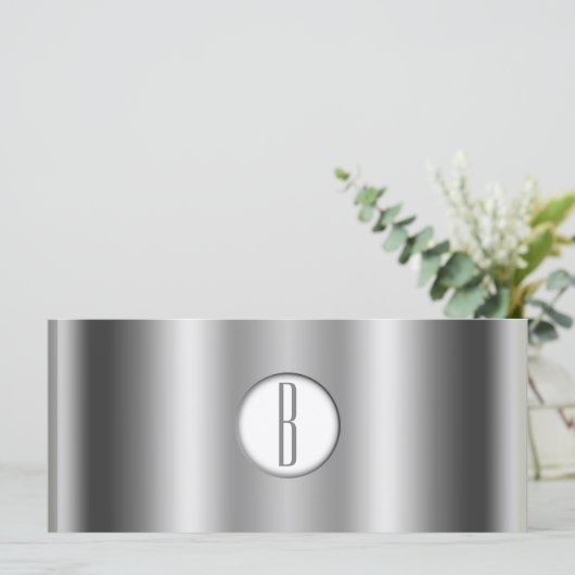 銀白色の光沢のあるグラムモノグラムのギフト証明書 (スタンド正面)