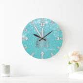 銀色のクリスマスツリー、青いきらめき- ラージ壁時計 (ホーム)