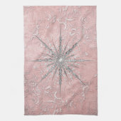 銀色のスノーフレークピンクエレガントヴィンテージ冬 キッチンタオル (縦)