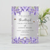 銀色の結婚水色のラベンダー花模様ミツバチ 招待状 (スタンド正面)