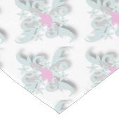 銀色の花と葉を使ったピンクの鳩 ショートテーブルランナー (コーナー)