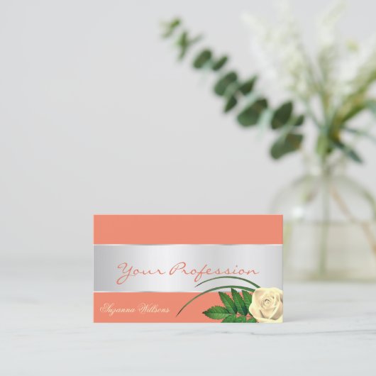 銀色の装飾と華やかなバラの花を添えた鮭 名刺 (スタンド正面)