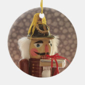 銀製のギフトのオーナメントが付いているくるみ割り セラミックオーナメント (裏面)