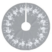 銀製のクリスマスツリーのスカートの休日のトナカイの装飾 ブラッシュドポリエステルツリースカート (正面)