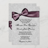 銀製のダマスク織および紫色のプラム弓結婚式 招待状 (正面/裏面)