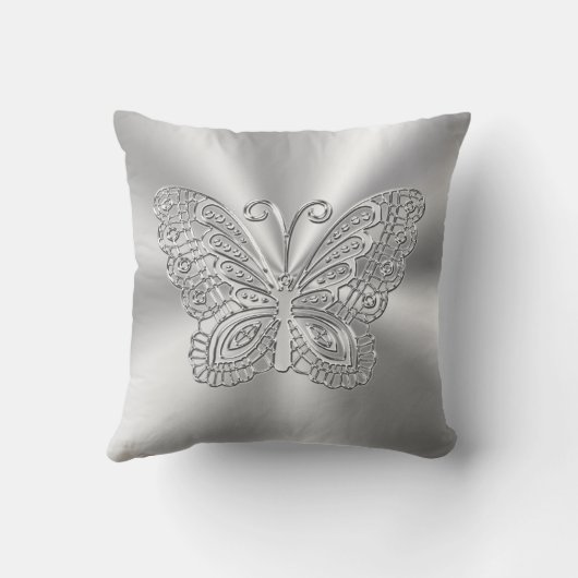 銀製のパーソナライズな蝶はあなたの文字を置きます クッション (裏面)