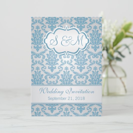 銀製の背景の結婚式の淡いブルーのダマスク織 招待状 (スタンド正面)