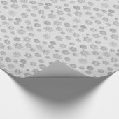 銀製の背景の銀製の3D雪片 ラッピングペーパー (角)