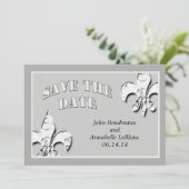 銀製の(紋章の)フラ・ダ・リの保存日付カード セーブザデート (スタンド正面)