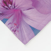 銀製灰色のフリースブランケットの紫色の花 フリースブランケット (角)