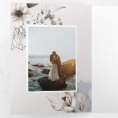 銀赤面フローラ三重結婚式招待状 三つ折り招待状 (内部最初)