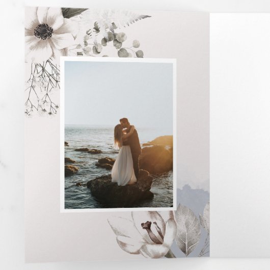 銀赤面フローラ三重結婚式招待状 三つ折り招待状 (内部最初)