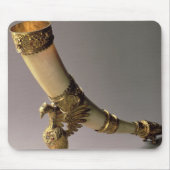 銀金メッキの山が付いているアイボリーのきばの飲む角 マウスパッド (正面)