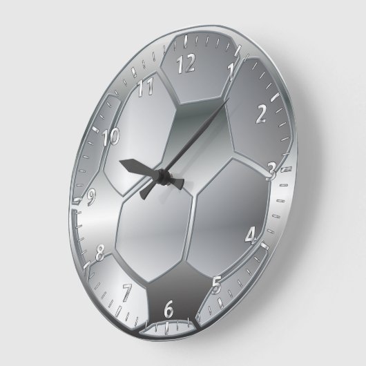 銀金属効果サッカーボールスター ラージ壁時計 (傾斜)
