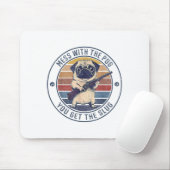 銃おもしろいでパグ – あなたが得るパグと混乱 マウスパッド (マウス)