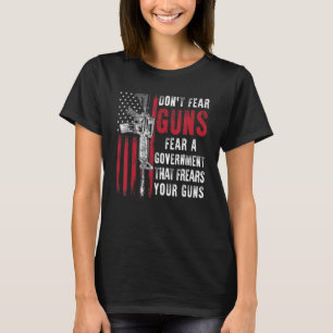 銃が君を恐れる政府を恐れるな Tシャツ