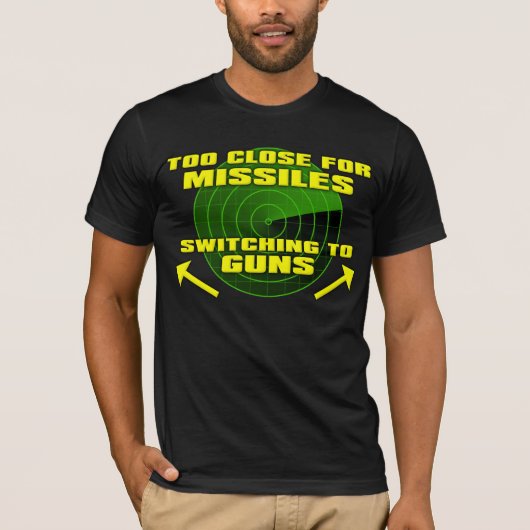 銃に切り替える面白いTシャツ Tシャツ (正面)