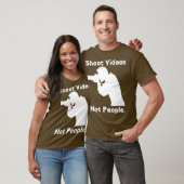 銃のためのアンチ銃のアクションではなくビデオを撮影 Tシャツ (ユニセックス)