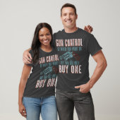 銃の持ち主が1人買いるおもしろいとき Tシャツ (ユニセックス)