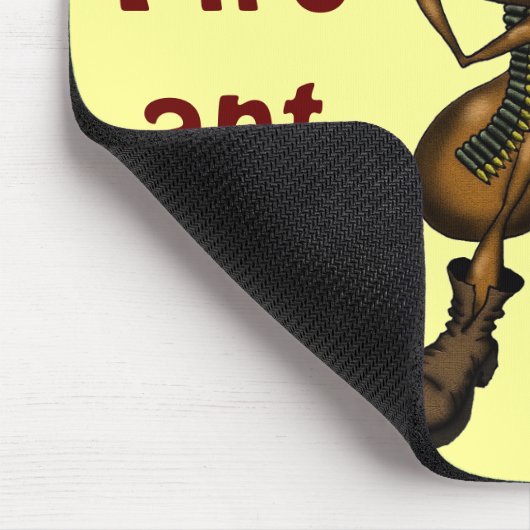 銃の漫画の芸術のmousepadを持つおもしろいな火蟻 マウスパッド (コーナー)