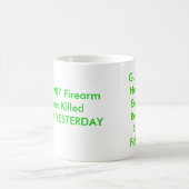 銃は2人の敵だけを備えています: 錆AndStupid Poli… コーヒーマグカップ (中央)