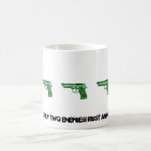 銃は2人の敵を備えています! コーヒーマグカップ (中央)