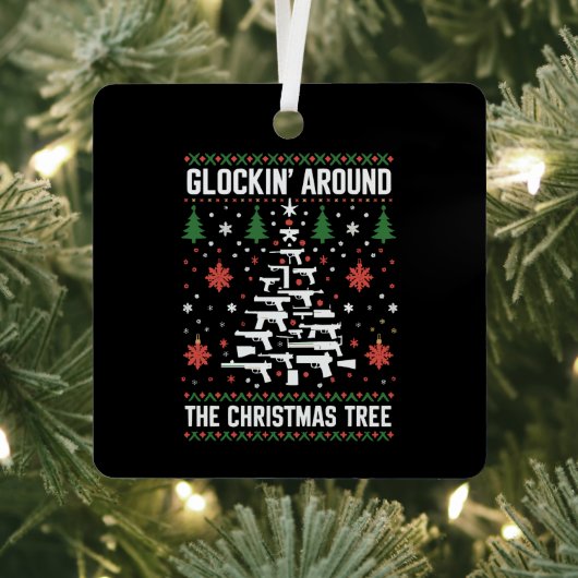 銃を愛おもしろいする人のための醜いクリスマスセーター メタルオーナメント (インサイチュ)