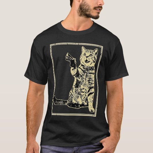銃を持つキティ 楽しい猫 Tシャツ (正面)