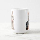 銃を持つクールな猫の面白いミーム コーヒーマグカップ (中央)