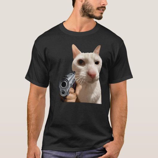 銃を持つクールな猫の面白いミームTシャツ Tシャツ (正面)