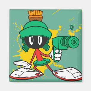 銃を持つマーヴィン マグネット