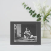 銃を持つ女の子， 1940年代 ポストカード (スタンド正面)