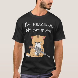 銃を持つ怒った猫のTシャツ | 楽しい戦術的猫のTシャツ Tシャツ