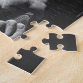 銃を握っている人 ジグソーパズル (側面)