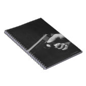 銃を握っている人 ノートブック (右側)