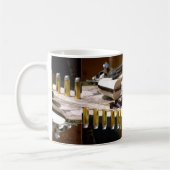 銃愛好家のマグ コーヒーマグカップ (左)