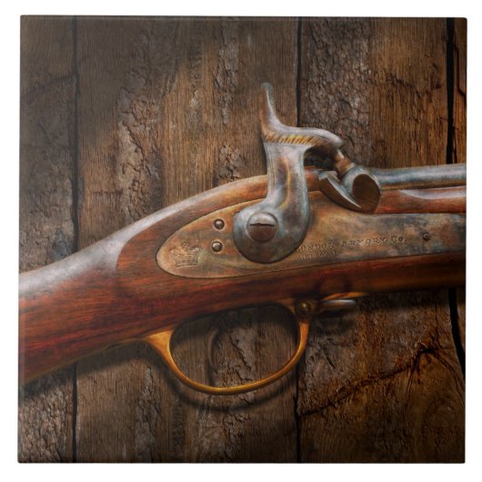 銃-マスケット銃-ロンドンの兵器庫 タイル (正面)