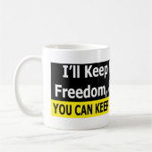 銃、自由およびお金 コーヒーマグカップ (左)