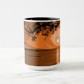 銅と濃いオレンジ色の夕日 マグカップ (中央)