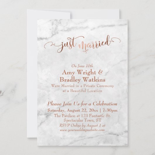 銅の結婚式の文字が白大理石の上に刻まれている 招待状 (正面)